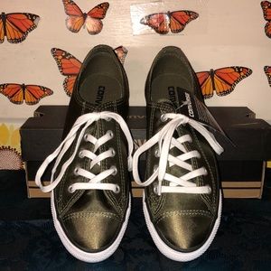 🍏Converse sneakers🍏